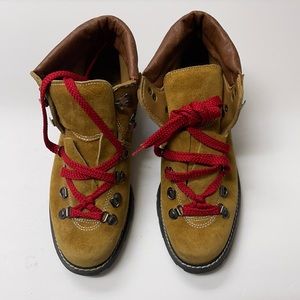 Vintage Northwest Territory suede leather boots